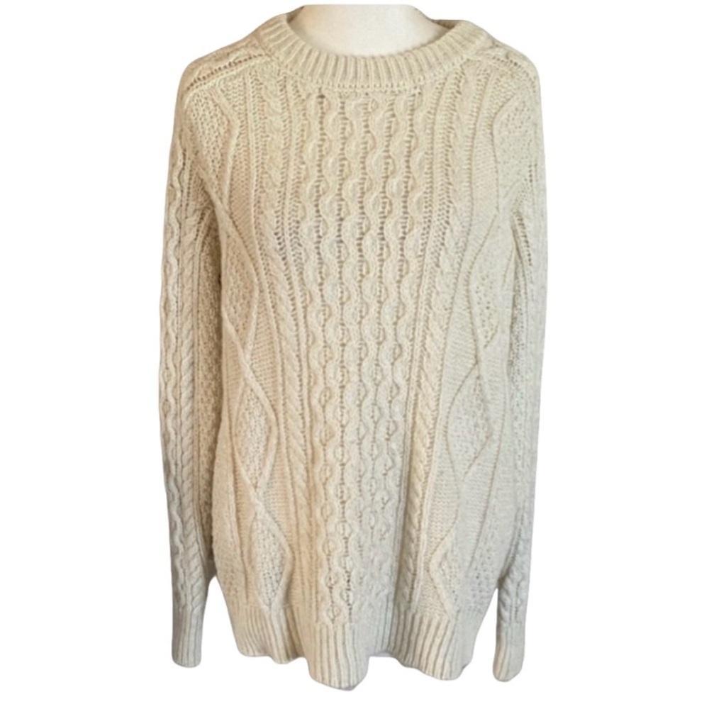 Merona Cream Cable Knit Sweater. Size M.